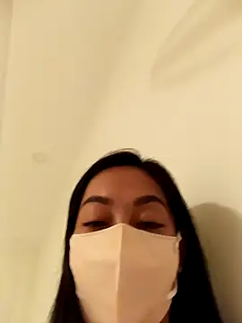 lisa_huynh's Webcam Show