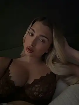 ellariverss' Live Sex Cam Show