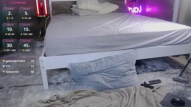 IsabellaLuxx's Live Sex Cam Show
