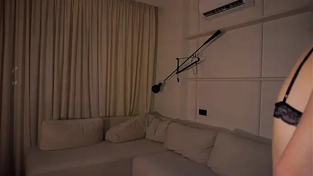 ReganYunk's Live Sex Cam Show