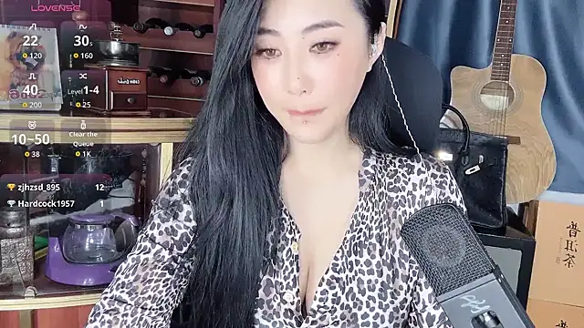 A-Lin-666's Live Sex Cam Show