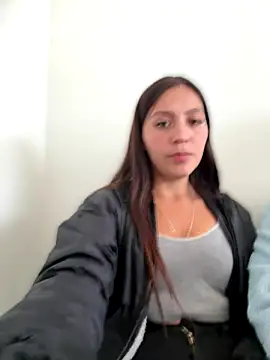 Emily-7_'s Webcam Show