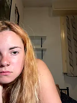 Yourfoxy05's Live Sex Cam Show
