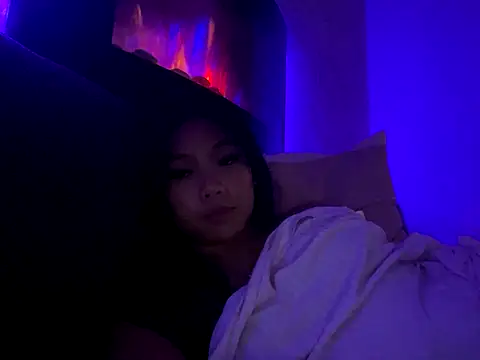 MissCherryyxox's Live Sex Cam Show
