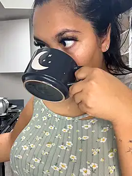 latina_curvy22's Live Sex Cam Show