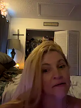 Goldenndoll's Webcam Show