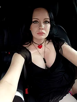 EVILYN's Live Sex Cam Show