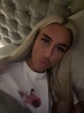 EllieMaeBaby's Live Sex Cam Show