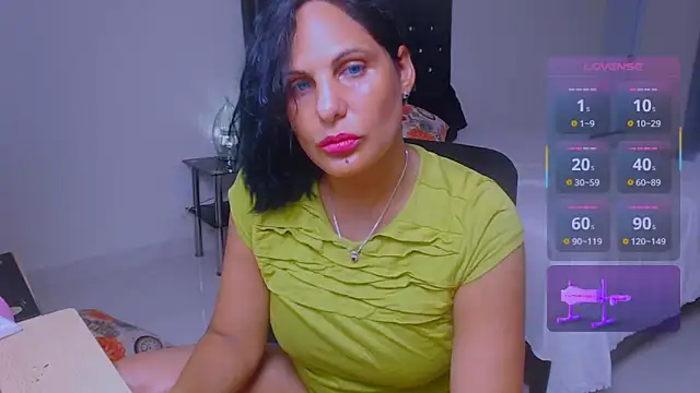 Latina-miss' Live Sex Cam Show