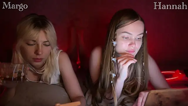 Divine_hannah_'s Live Sex Cam Show