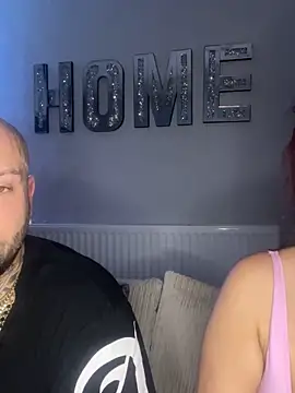 ciaraandbenzo's Live Sex Cam Show