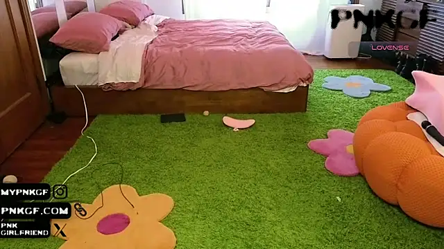 pnkgf's Live Sex Cam Show