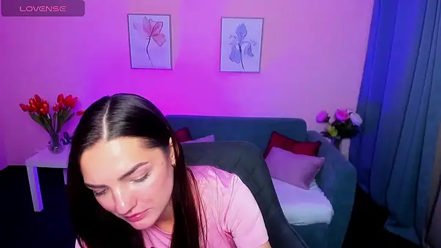 MyEllaLuvs' Live Sex Cam Show