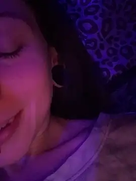 MissMidnightUK's Live Sex Cam Show