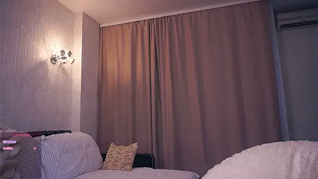 ShariTietge's Live Sex Cam Show