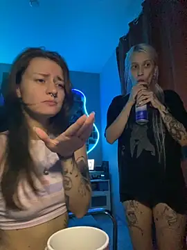 Dooubletroublee's Live Sex Cam Show