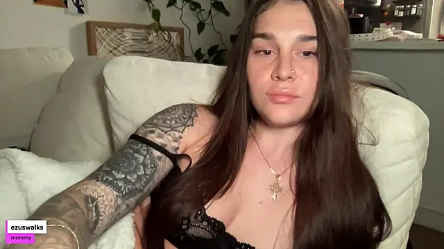 ezuswalks' Webcam Show
