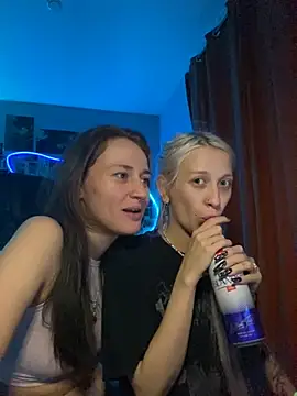 Dooubletroublee's Live Sex Cam Show