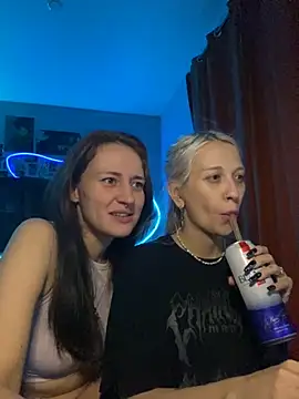 Dooubletroublee's Live Sex Cam Show