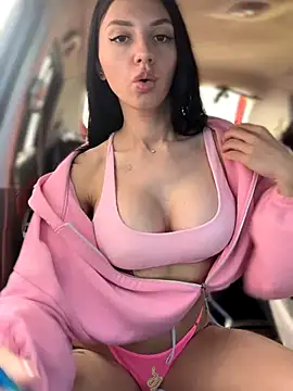 JulliaVegas' Live Sex Cam Show