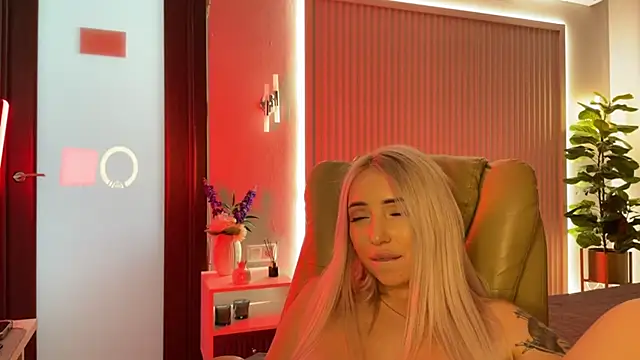 OhMyEmma's Live Sex Cam Show