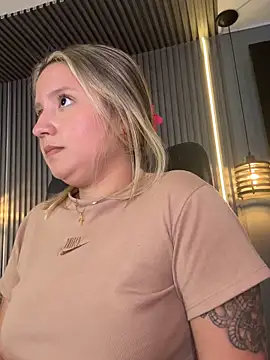 MiaPetit_'s Webcam Show