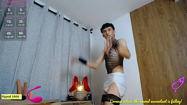JULLIAN_'s Live Sex Cam Show