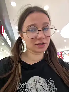 MiniVi's Live Sex Cam Show