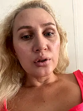 YourBlondee's Live Sex Cam Show