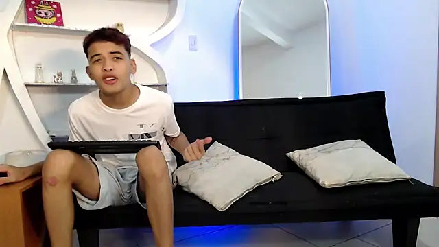 IMPERIAL_GUYS01's Live Sex Cam Show