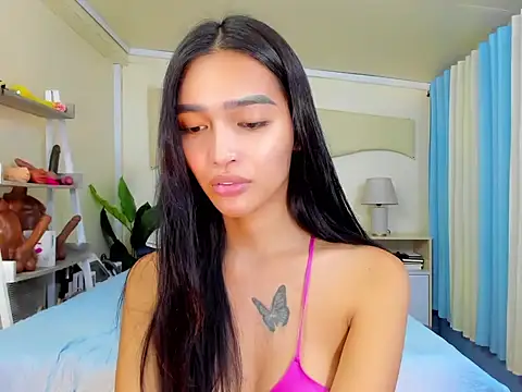 _caroline69's Webcam Show