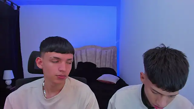Juan_Nd_Steven's Live Sex Cam Show