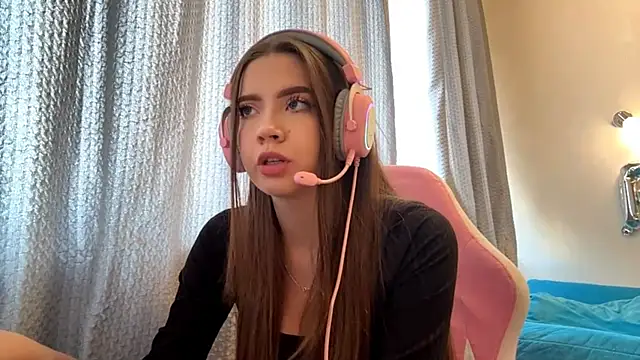 CelesteFeamster's Live Sex Cam Show
