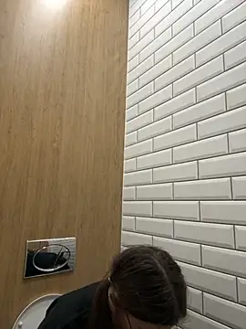 MiniVi's Live Sex Cam Show