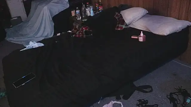 kimwoods25's Webcam Show