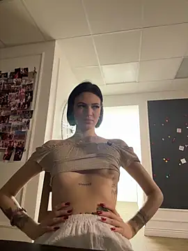 EmmaStarkk's Live Sex Cam Show