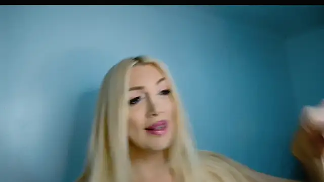 BarbiBentley's Live Sex Cam Show