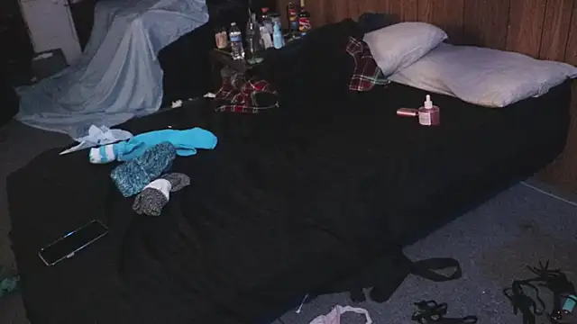 kimwoods25's Webcam Show