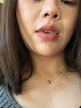 Game_yoyo's Live Webcam Show
