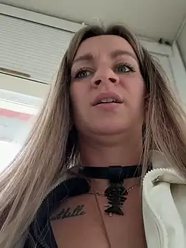 EvvaMur's Live Sex Cam Show