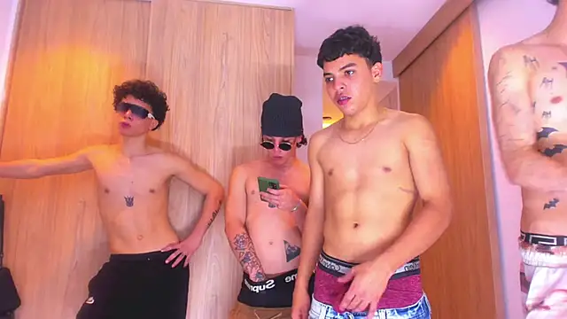 Latin_White_Boys' Live Sex Cam Show
