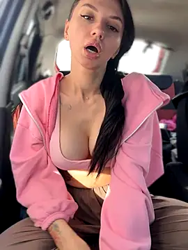 JulliaVegas' Live Sex Cam Show