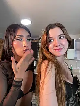 kevin_hotgirls' Live Sex Cam Show