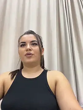 SarahLoreen's Live Sex Cam Show