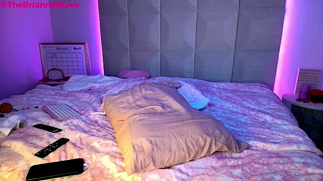 BriannaBrave's Live Sex Cam Show