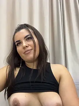 SarahLoreen's Live Sex Cam Show