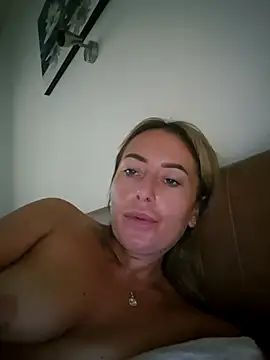 Molliexo's Live Sex Cam Show