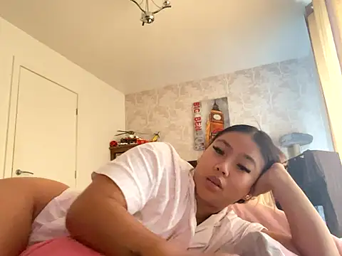 MissCherryyxox's Live Sex Cam Show
