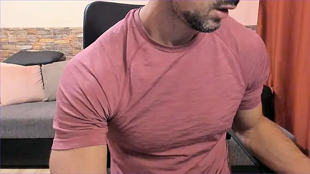 HotHunkTrainer's Live Sex Cam Show