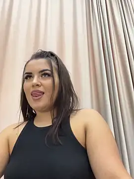 SarahLoreen's Live Sex Cam Show